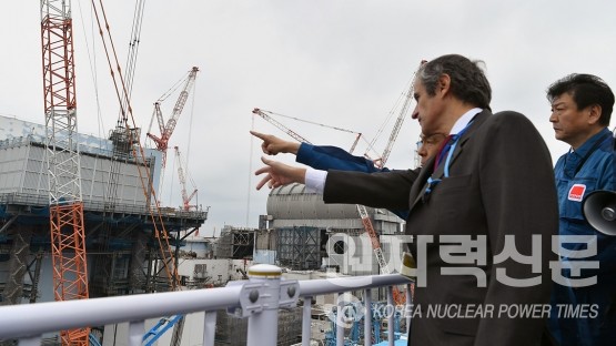 라파엘 마리아노 그로시(Rafael Mariano Grossi) IAEA 사무총장이 지난 2월 26일 일본을 방문하고, 도쿄전력의 후쿠시마 제1원전를 살펴보면 사고복구 현황을 살펴보고 있다. ⓒ사진출처=IAEA