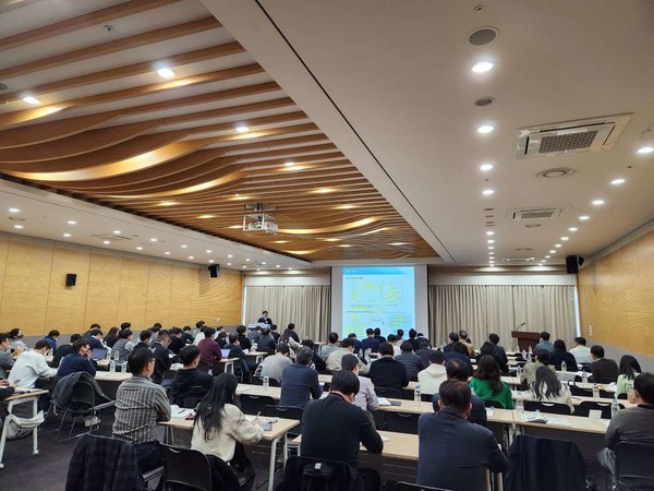 한국미래기술교육연구원 주최로 지난 4월 28일 개최 리튬이차전지 세미나 현장